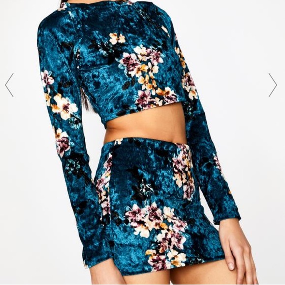Dollskill Micro Mini Velvet Mini Skirt Set with Matching Long Sleeve Crop Top - Picture 4 of 6